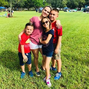 Meet your Posher, Yamila